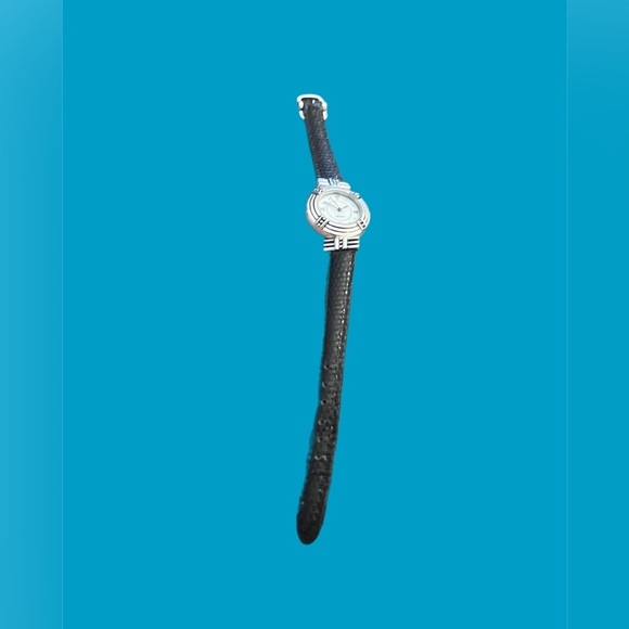 Brighton Manhattan Women's Silver Tone Quartz Watch New Battery Reversible - Picture 5 of 6